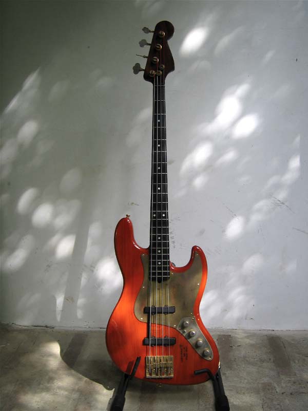 ESP 4弦 ジャズ・ベース （ESP Custom-made 4 Strings Jazz Bass）